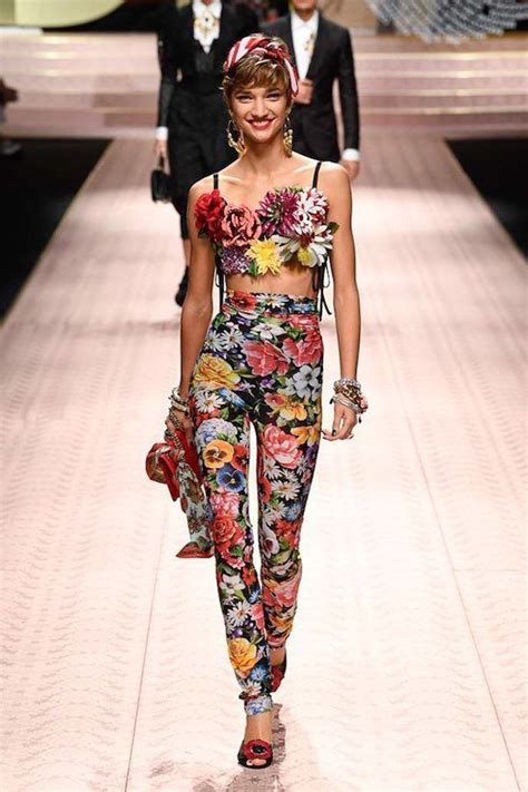 trajes dolce gabbana mujer|dolce gabbana de mujer.